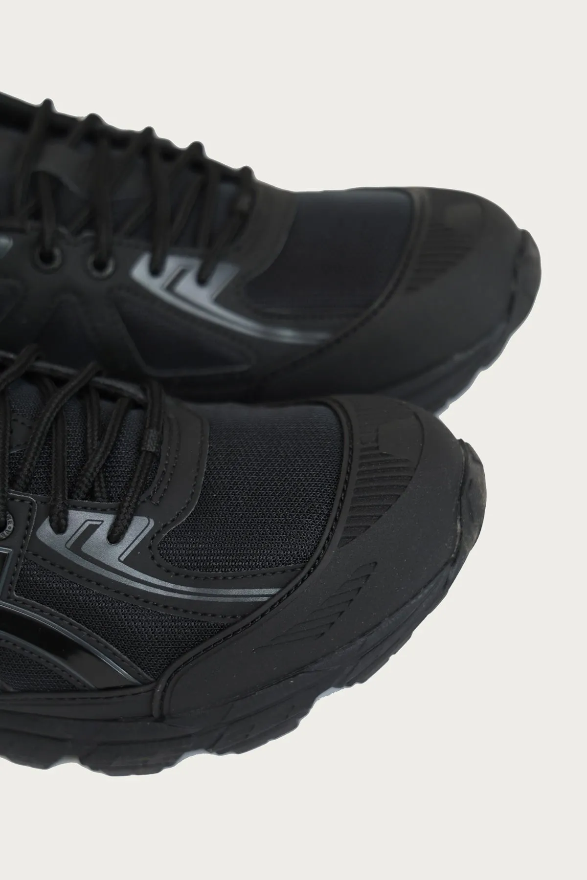 Gel-Venture 6 Shield - Black/Black