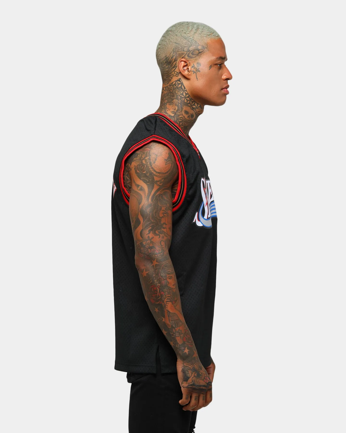 Mitchell & Ness Philadelphia 76ers Allen Iverson #3 Swingman Jersey Black