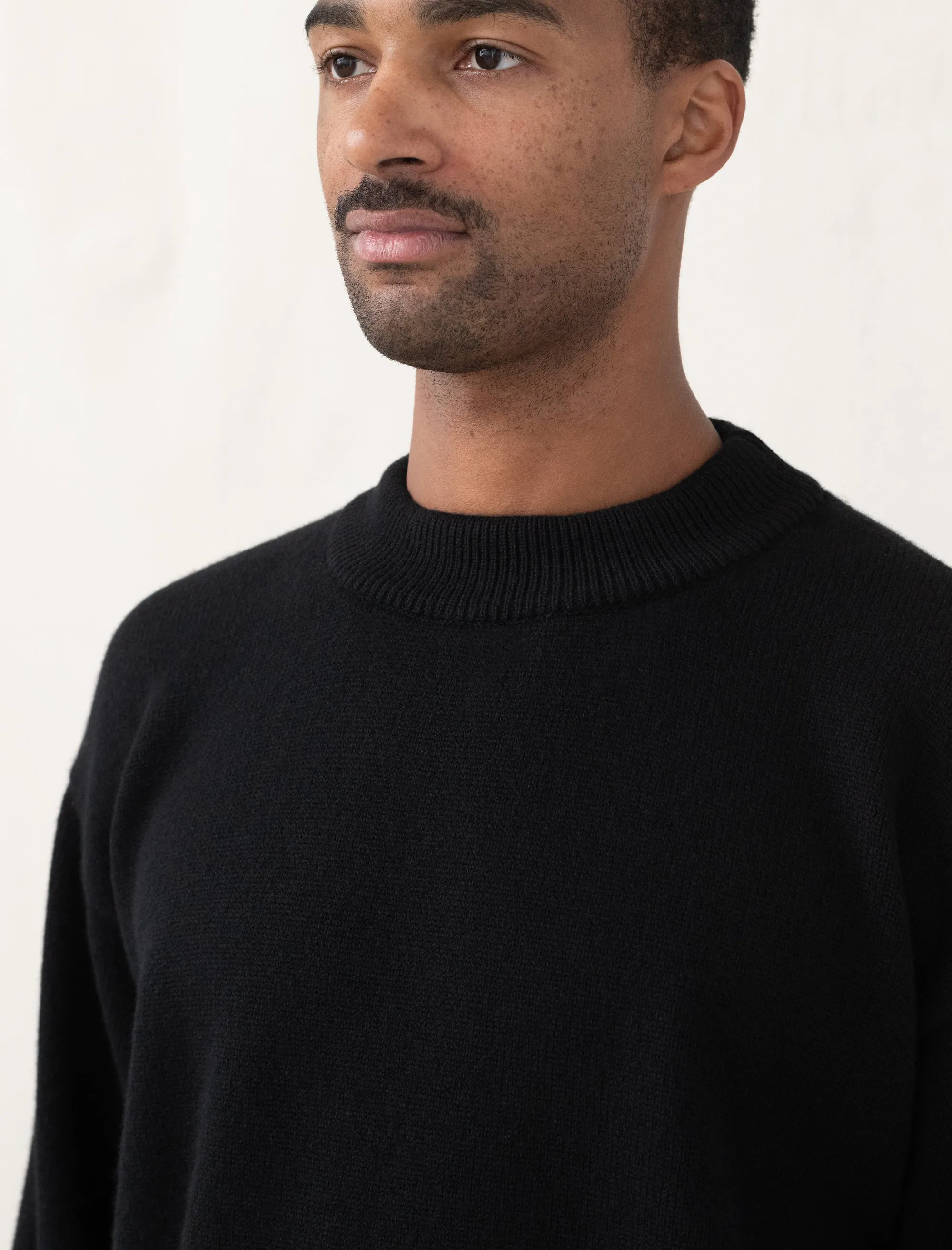 Source Sweater (Black)